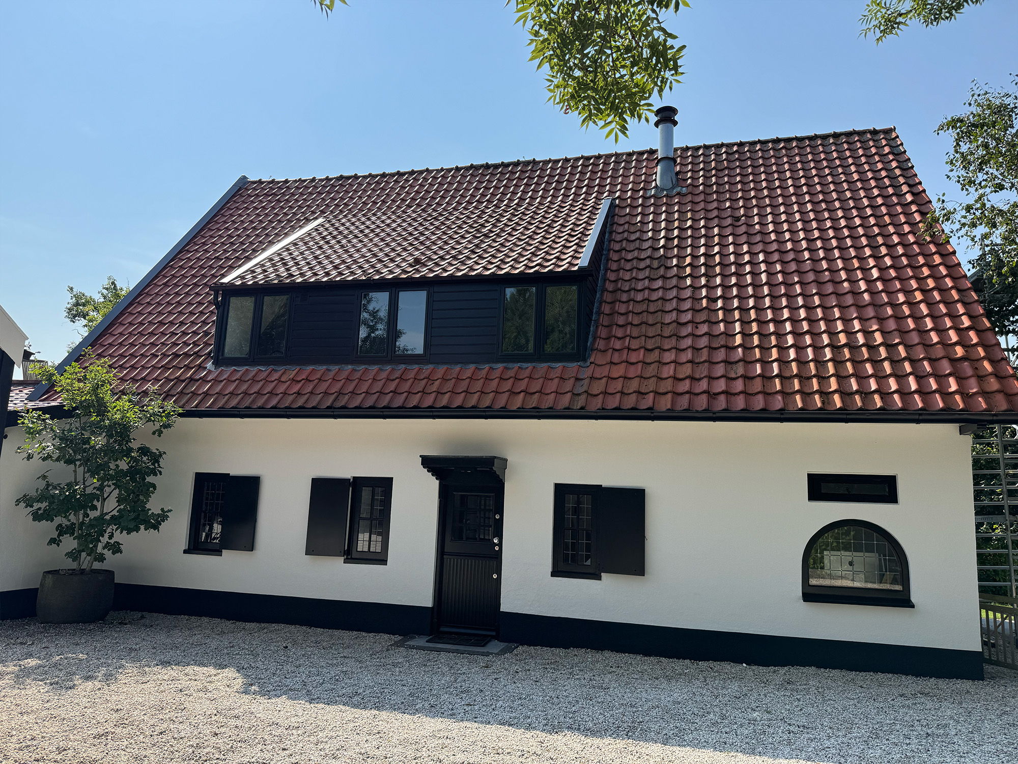Gevel gespoten en buitenschilderwerk woonhuis in Breukeleveen